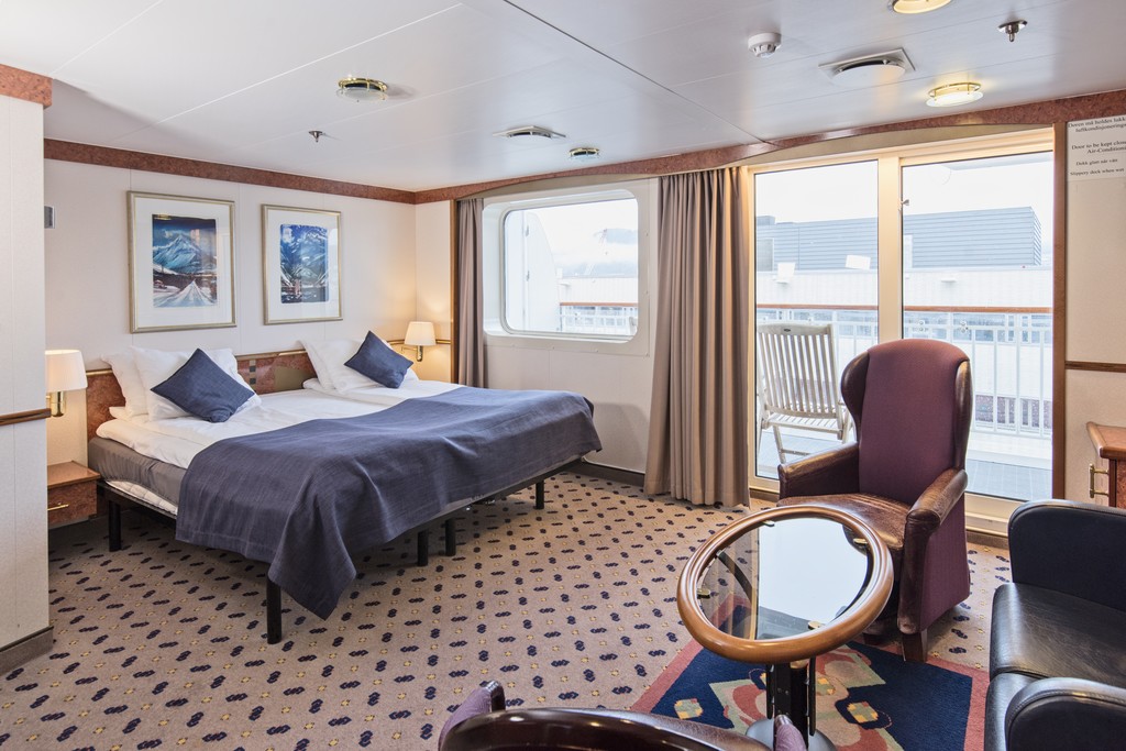 Hurtigruten MS Finnmarken Expedition Suite Upper deck 2.jpg